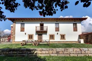 Albergue de Peregrinos Casona de San Miguel
