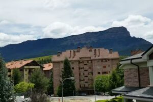 Alojalia: Lujoso Ático En El Centro De Jaca