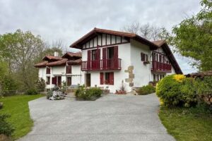 Apartamentos Agiñaga – Casa Rural en Irun