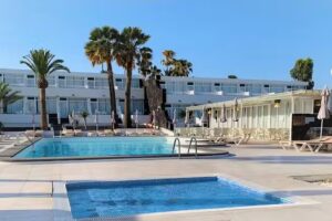 Apartamentos Arena Dorada