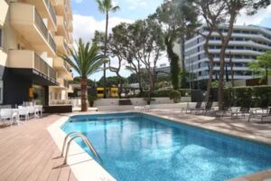 Cabot Tres Torres Apartments