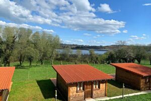 Campamento Turístico Brandoñas (Casa rural, Bungalows, Parking de Caravanas y Camping )