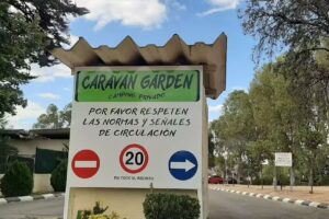 Camping Privado Caravan Garden
