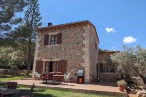 Casa Banyols