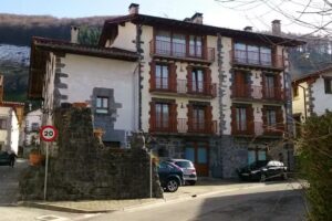 Casa Peustenea