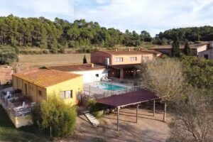 Els Masos d’en Coll – Can Barnosell – Habitaciones y Apartamentos