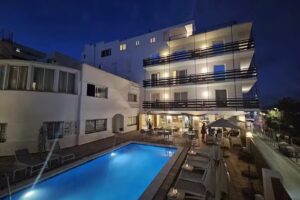 Hotel Es Mitjorn