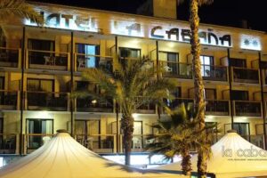 Hotel La Cabaña