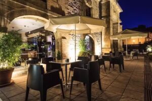 HOTEL LOS GUARDESES