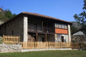 Hotel Rural Llerau