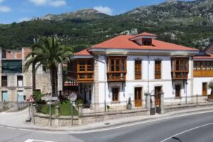LOBEN – La casona del Deva