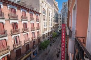 Petit Palace Tres Cruces