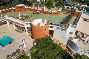 Sarah’s Castillo