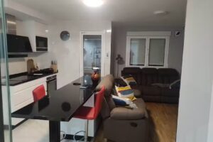 SoberbioSAparthoteles 101. Rooms en apartamento compartido.