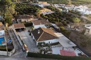 VILLA MARI